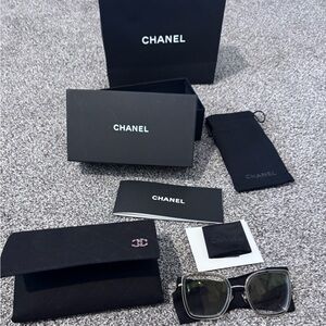 LIKE NEW😍CHANEL GLASSES W/CRISTAL LENSES